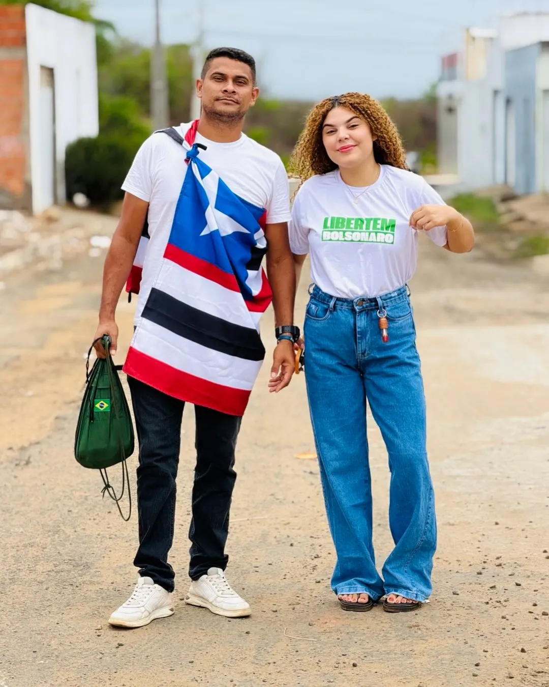 Jamilly Kesslly ao lado de Francisco Mello em Barra do Corda